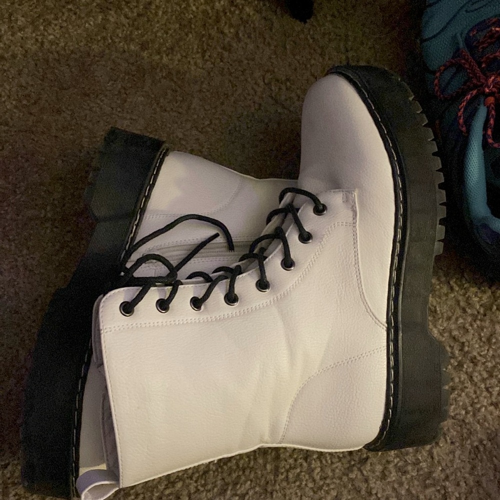 Combat boots